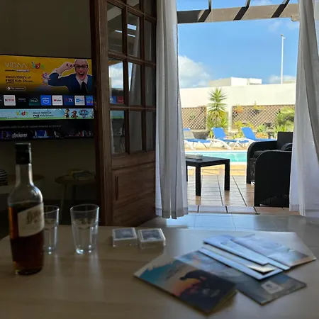 Adel, Oasis De Paz Con Piscina Climatizada Villa Playa Blanca (Lanzarote)