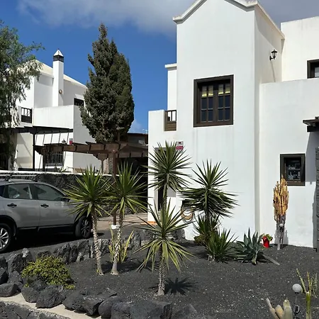 Adel, Oasis De Paz Con Piscina Climatizada Playa Blanca (Lanzarote)