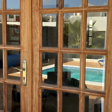 Adel, Oasis De Paz Con Piscina Climatizada Playa Blanca (Lanzarote)