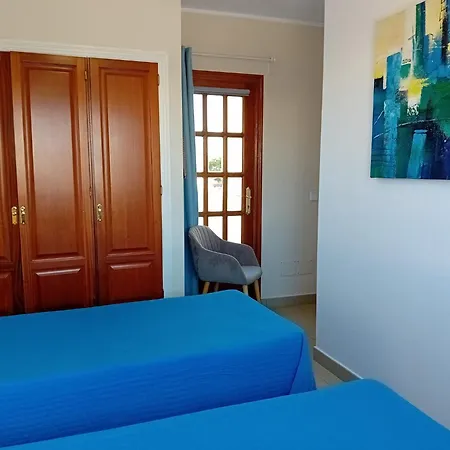 Adel 56, Private Heated Pool, Parking