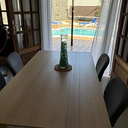 Adel 56, Private Heated Pool, Parking Villa