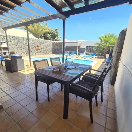 Adel, Oasis De Paz Con Piscina Climatizada * Playa Blanca (Lanzarote)