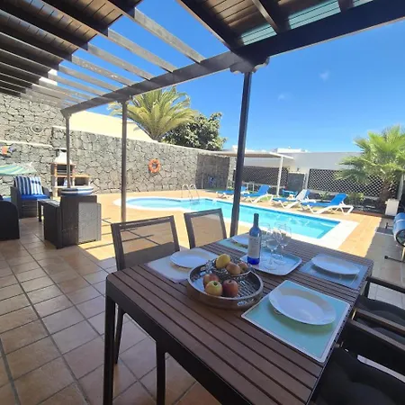 Villa Adel, Oasis De Paz Con Piscina Climatizada Playa Blanca (Lanzarote)