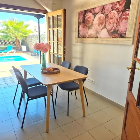 Villa Adel, Oasis De Paz Con Piscina Climatizada Playa Blanca (Lanzarote)