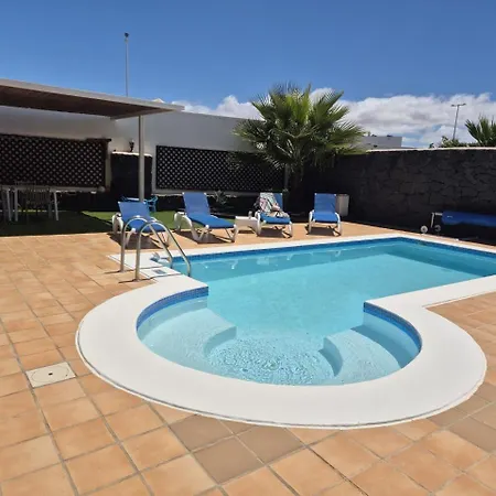 Villa Adel, Oasis De Paz Con Piscina Climatizada