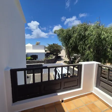 Adel, Oasis De Paz Con Piscina Climatizada Villa Playa Blanca (Lanzarote)