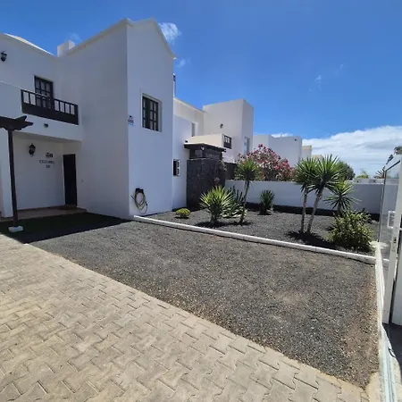 Adel, Oasis De Paz Con Piscina Climatizada * Playa Blanca (Lanzarote)