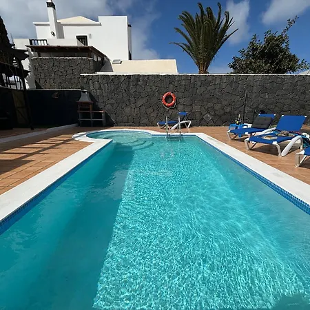 Adel 56, Private Heated Pool, Parking